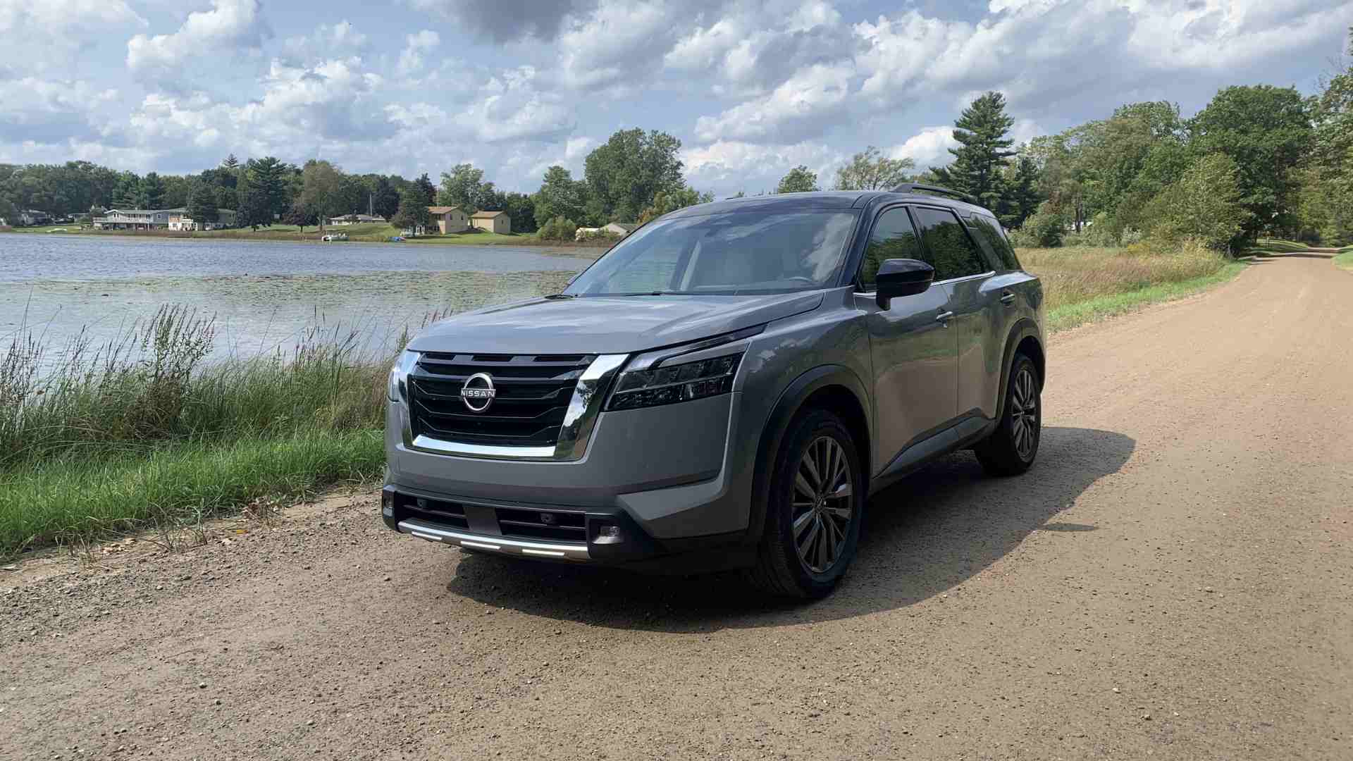 NISSAN PATHFINDER 2022